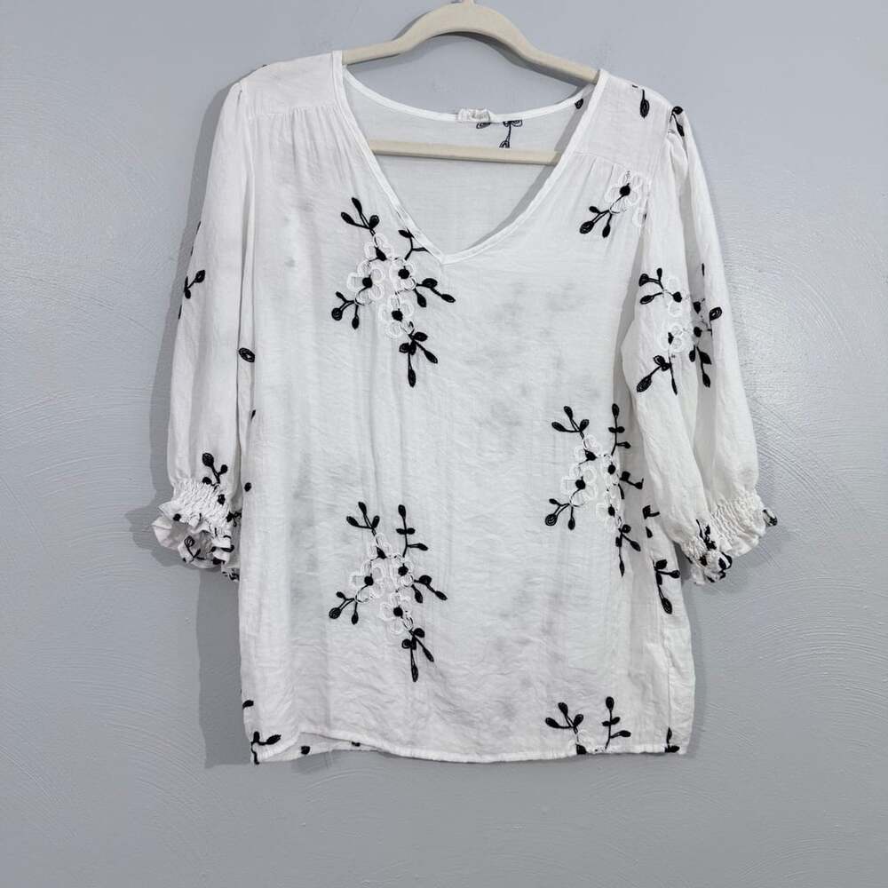 Kindred Anthropologie White Black Floral Embroidered Peasant Blouse M Boho